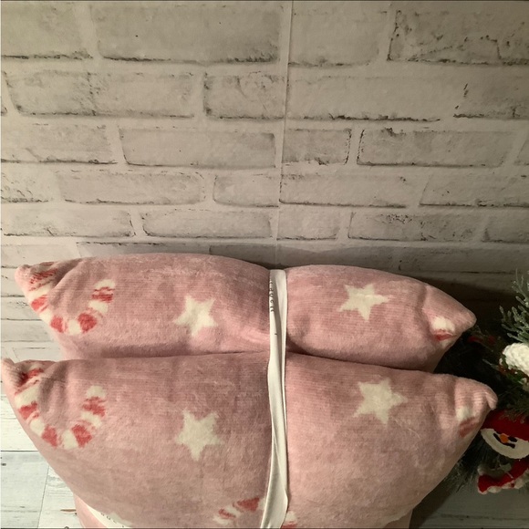 Docofil 20×20 2pk Pink Candy Cane Pillows - Picture 5 of 7